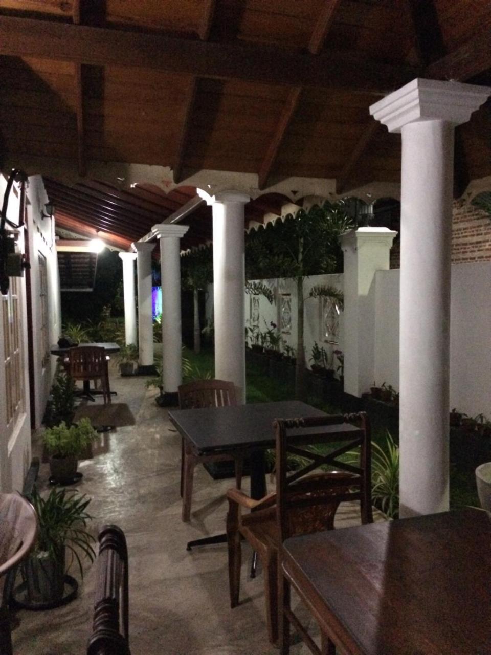 Sunrise Palace Negombo Exterior photo
